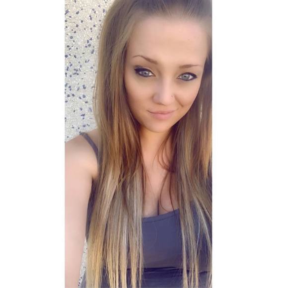 Meet your Posher, Sabrina - Picture 1 of 1